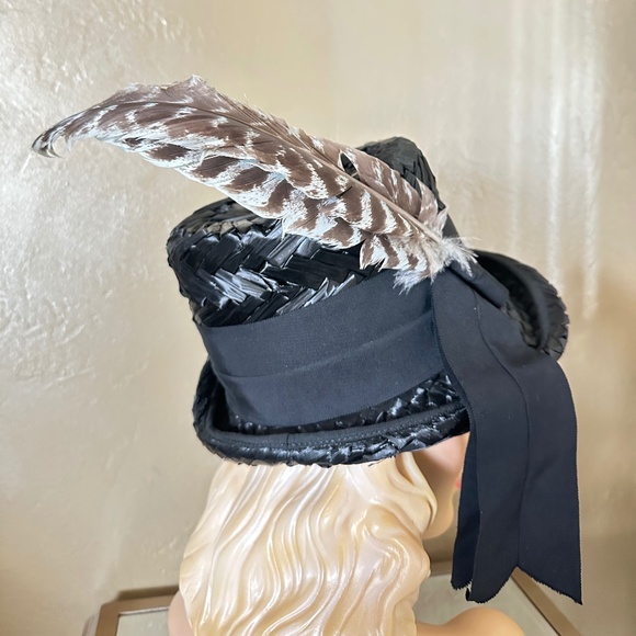 ENTICING 1960\'s BLACK STRAW TOP HAT + TALL CURLY FEATHERS & WIDE GROSGRAIN BAND main image 9